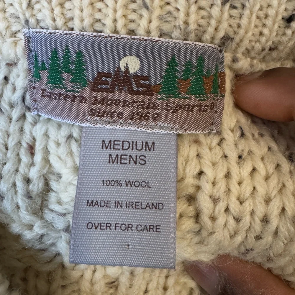 EMS Men’s Vintage V-Neck Sweater Sz M